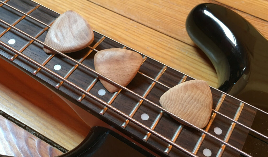Plectre guitare / basse en bois- chêne - DIY